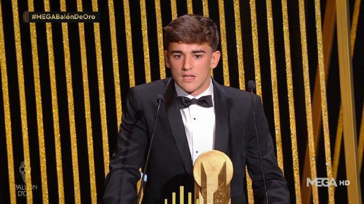 Gavi menerima penghargaan Golden Boy